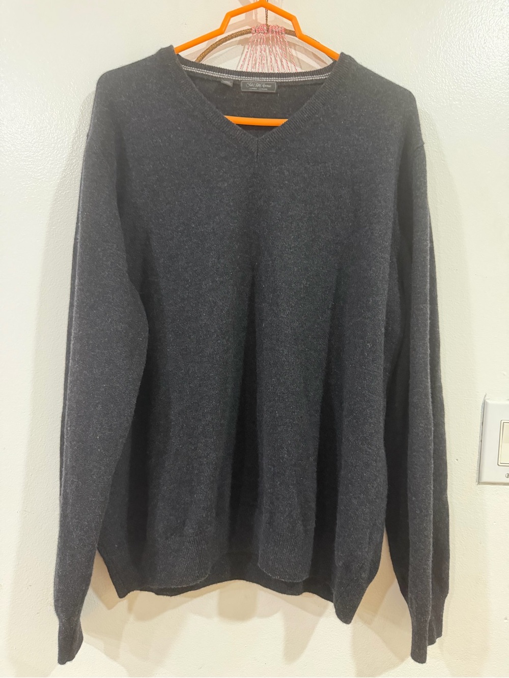 Saks Fifth Avenue Men's Dark Charcoal V-Neck Long Sleeve Sweater cashmere